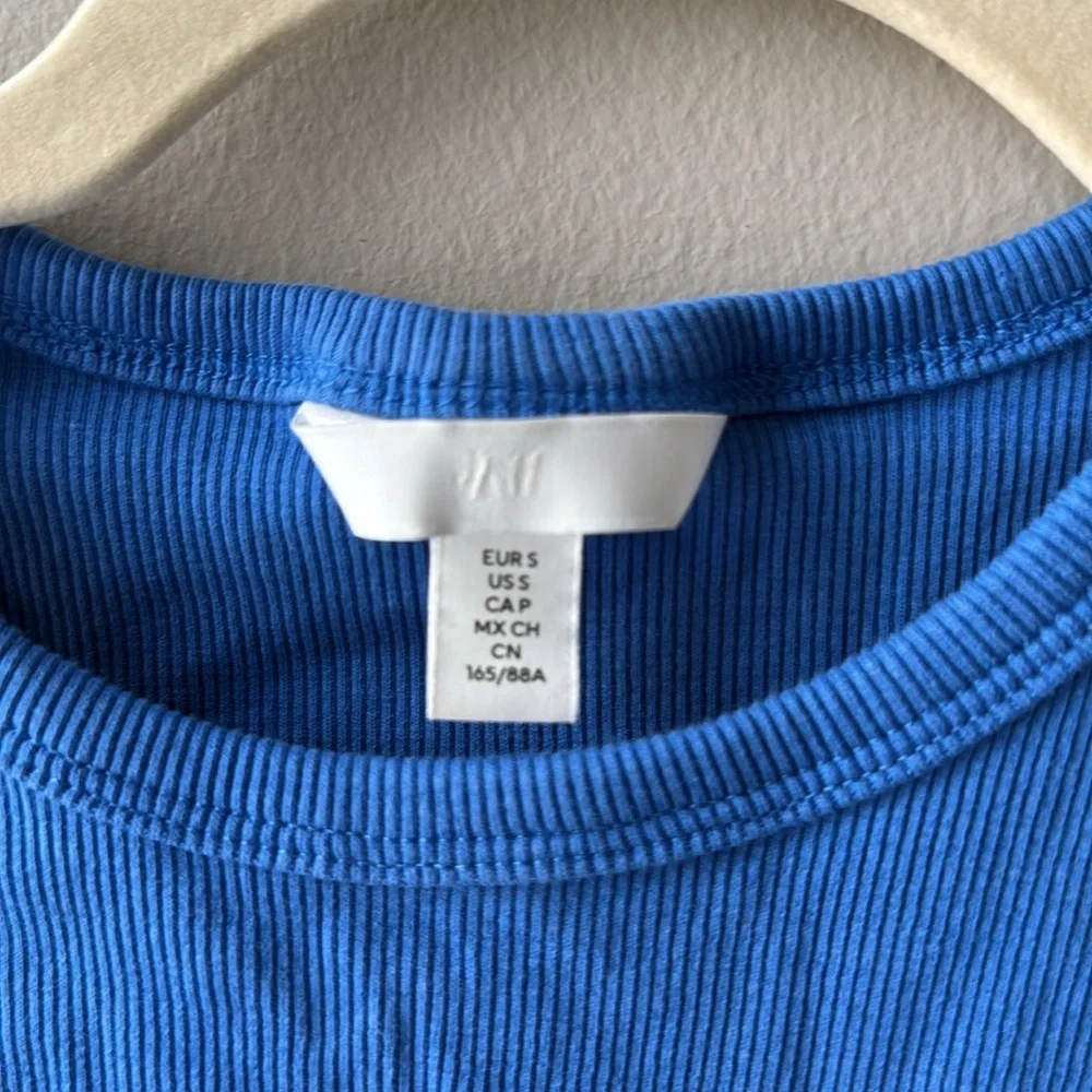 H&M - Blue Ribbed Cropped Tank Top - Picture 3 of 3